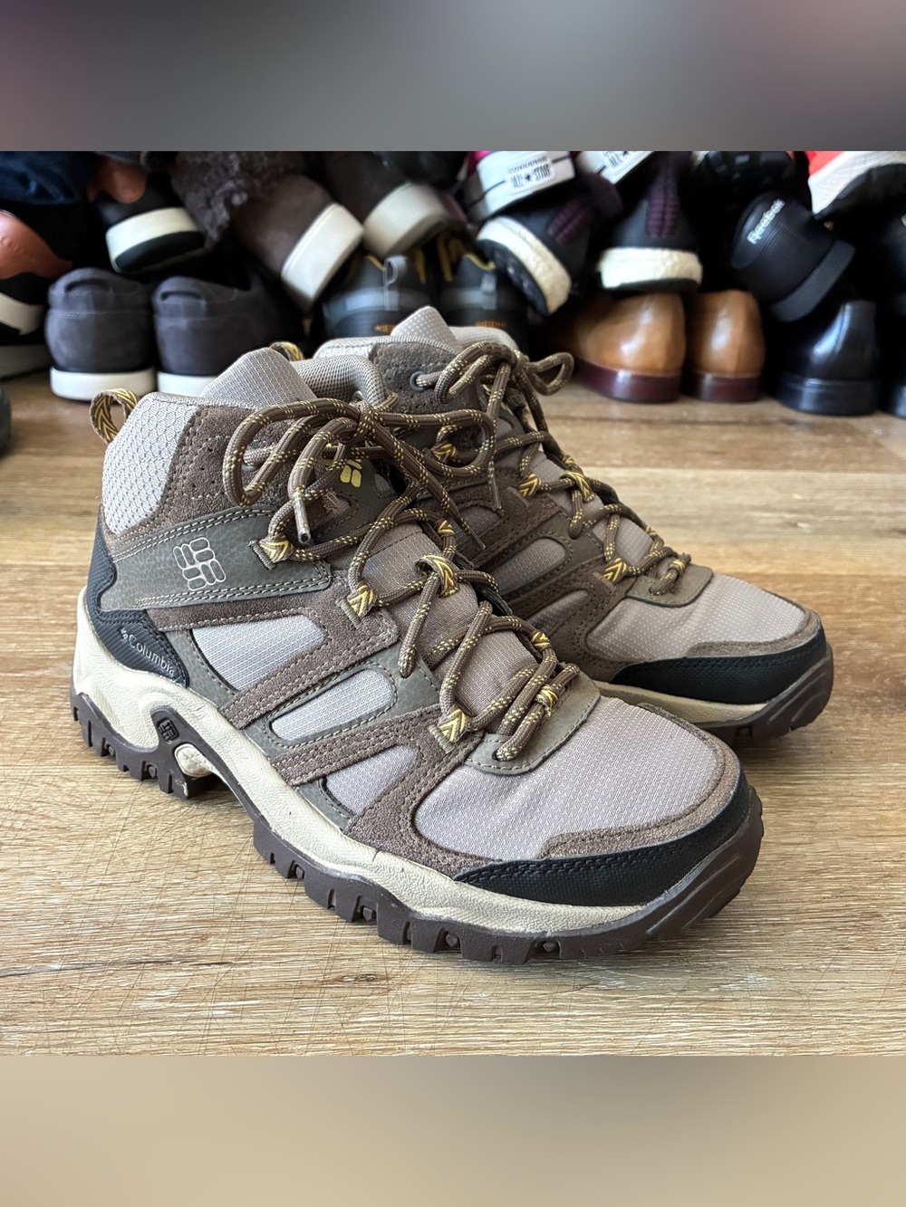 Columbia Woodburn Mid Hiking Trail Shoes Light Brown Women’s US 8.5 EU 39.5